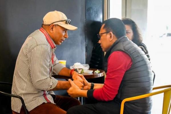 Calon Gubernur NTT, Yohanis Fransiskus Lema atau Ansy Lema dan Calon Wagub NTT, Jane Suryanto belum lama ini menemui mantan Bupati Ngada dua periode, Marianus Sae.