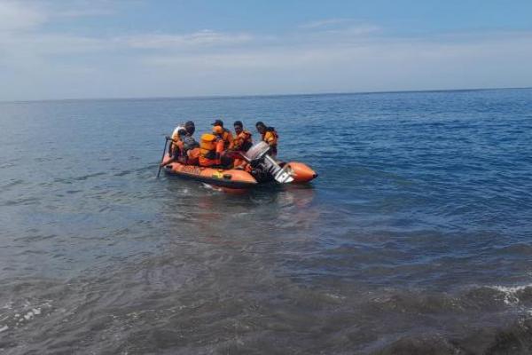 Seorang Nelayan di Atadei-Lembata Hilang di Laut Saat Terjatuh Dari Atas Tebing
