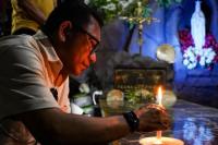  Mohon Restu, Ansy Lema Ziarah ke Makam Lima Mantan Bupati Ende