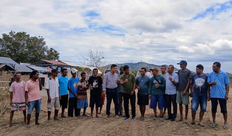 Peduli Sesama, Sahabat Willy-Vicente Buka Jalan 400 Meter ke Pekuburan Keluarga Tunbaba