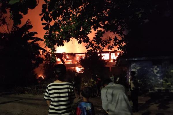 Kantor Dinas Kesehatan Provinsi NTT Dipasang Police Line Karena Terbakar, ASN Pindah Kantor 