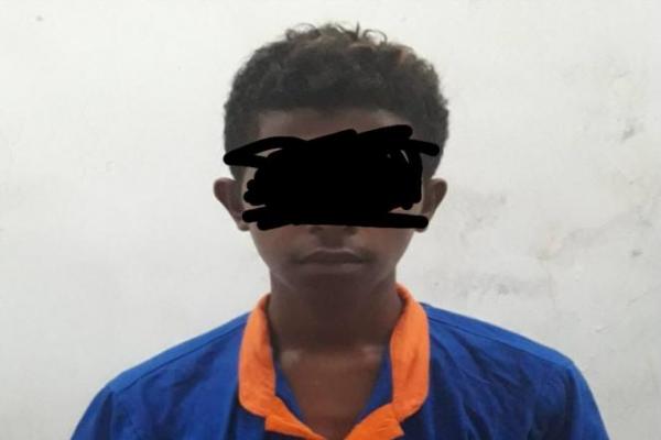 HJ alias Hugo terpaksa dilumpuhkan dengan tembakan timah panas pada paha nya karena berusaha kabur dari kejaran polisi dan hendak lari ke hutan.