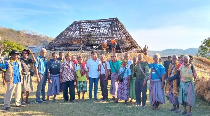 Dukungan ke Sahabat Sejati Makin Kuat, Willy Lay Hadiri Undangan Rumah Adat Suku Rai Oan Balikis 