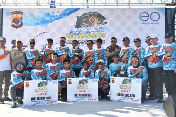 Kapolda NTT Irjen Pol. Daniel Tahi Monang Silitonga menggelat turnamen mancing di Kota Kupang sejak Sabtu (28/9/2024) hingga Minggu (29/9/2024). Kegiatan ino digelar untuk menarik lebih banyak wisatawan dan meningkatkan ekonomi di ibu kota Provinsi NTT.