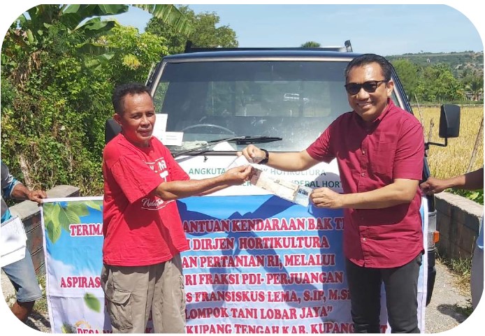 Banyak orang yang belum tahu, jika sebagian alat pertanian bantuan Pemerintah Pusat yang digunakan para petani di Kabupaten Kupang tidak tiba-tiba datang begitu saja. Tentu, melalui proses lobi dan perjuangan lewat jaringan yang dimiliki hingga bisa menghadirkan alat pertanian tersebut.