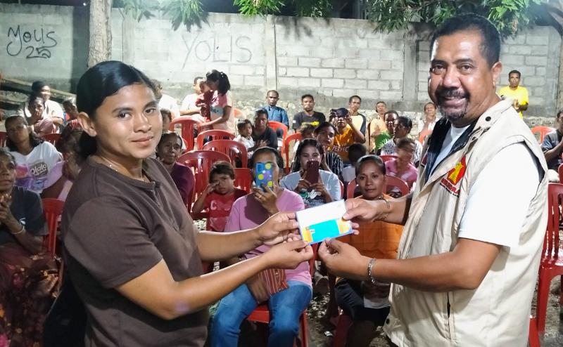 Anggota DPRD Belu Ini Sisihkan Gajinya Selama 5 Tahun Untuk Warga RT 14 Kuneru