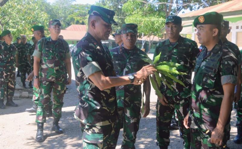 Pangdam IX/Udayana Instruksikan Anggota Kodim Belu Hijaukan Lingkungan 