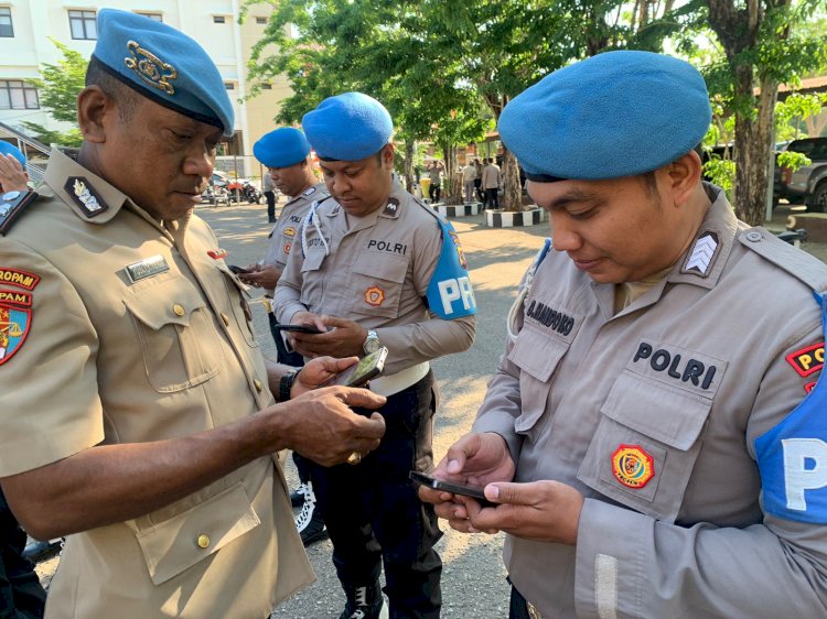 Propam Polda NTT Sasar Aplikasi Judi Online di Handphone Anggota Propam