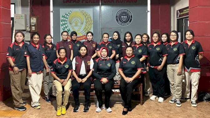 Aksi Bersih-bersih` Lapas Perempuan Kupang Libatkan Polwan Polresta Kupang 