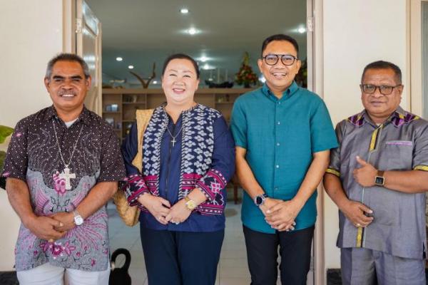 Kolaborasi Bersama Gereja, Uskup Agung Kupang Apresiasi Paslon Ansy-Jane 