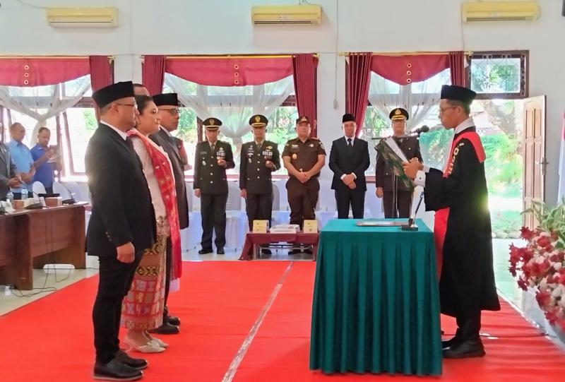 Theodorus Djuang Resmi Dilantik Jadi Ketua DPRD Belu Periode 2024-2029