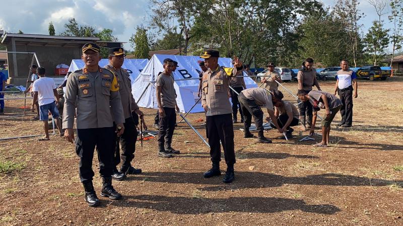 Polda NTT Siapkan Fasilitas Tenda Aman untuk Korban Erupsi Gunung Lewotobi