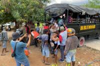 Erupsi Gunung Lewotobi Capai 8.000 Meter, Tim Gabungan Polda NTT Kembali Evakuasi Warga 