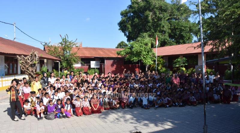  Kunjungi SD GMIT Airnona 1 dan 2, Pj Wali Kota Kupang Tekankan Pentingnya Kurikulum Terintegrasi