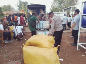  Kapolri Salurkan Bantuan untuk Korban Erupsi Gunung Lewotobi di Posko Kobasoma Flores Timur