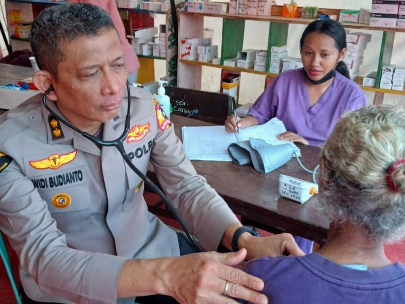 Bakti Kesehatan Polri di Posko Pengungsian Bantu 1.115 Korban Erupsi Gunung Lewotobi