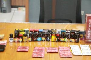 Polda NTT Berhasil Membekuk Tiga Pelaku Peredaran Obat Terlarang Poppers di Kupang