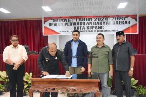 Sepakati Perda APBD 2025, Pemkot Kupang dan DPRD Kota Kupang Teken Berita Acara 