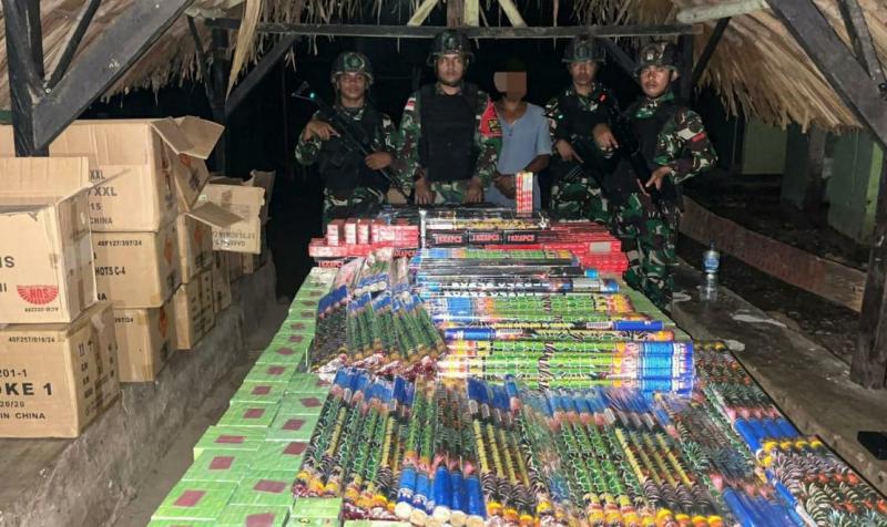 Lagi, Satgas Yonif 741/GN Gagalkan Penyeludupan 32 Dus Petasan ke Timor Leste 