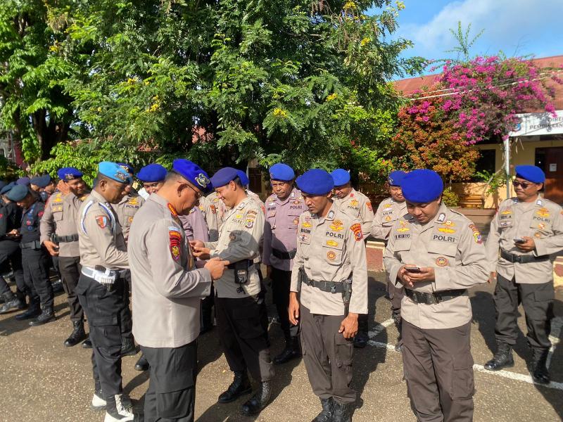 Propam Polda NTT Tegakkan Disiplin Periksa Ponsell Anggota Polri 