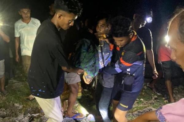 Alan Arib ngewi Leo (24), warga yang hilang diterjang ombak saat memancing dengan rekannya akhir pekan lalu akhirnya ditemukan dalam keadaan meninggal dunia.