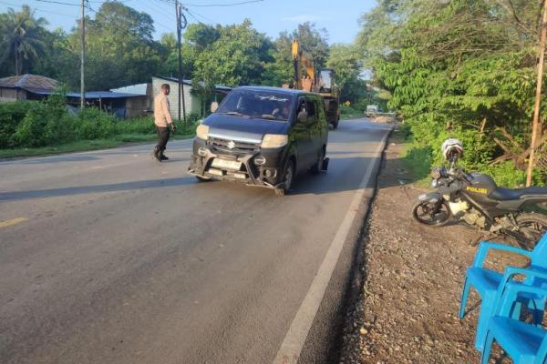 Ruas Jalan Timor Raya Km 41 Tergerus Banjir, Polres Kupang Berlakukan Sistem Buka Tutup