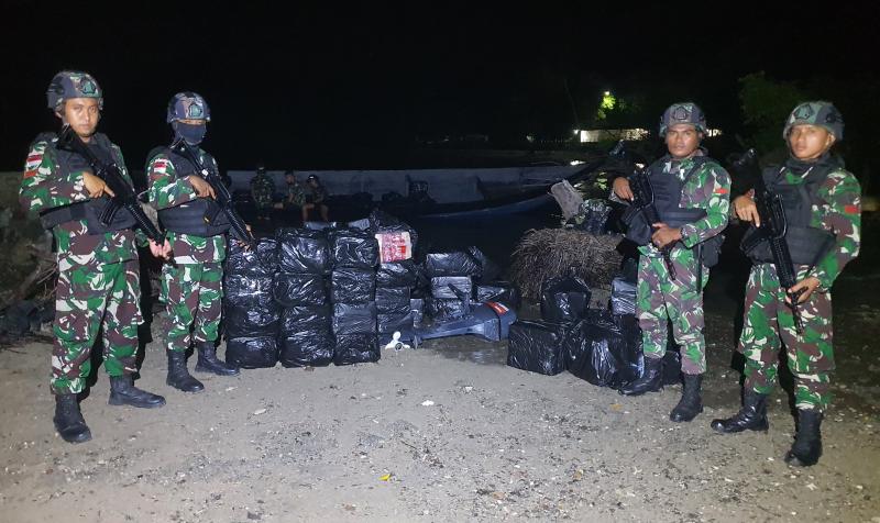 Penyelundupan 255 Dus Minuman Digagalkan Pos Motaain Satgas Yonif 741/GN di Pantai Atapupu 