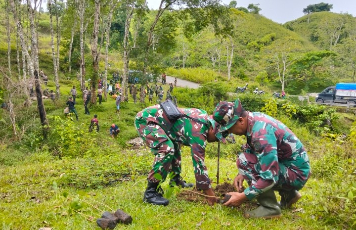 Wujudkan Pembinaan Lingkungan Hidup, Kodim Belu Tanam Ratusan Pohon di Fulan Fehan