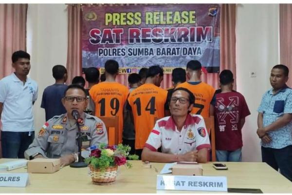 Polres Sumba Barat Daya Amankan 15 Warga Penambang Pasir Ilegal 