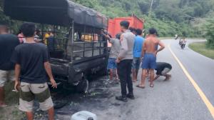 Mbil Pickup Sarat Muatan Minyak Tanah Terbakar di Fatuleu