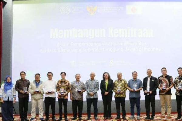 Kegiatan bersama ILO dan Kementerian Koordinator Bidang Perekonomian menekankan pada relevansi kemitraan dalam pengembangan keterampilan untuk menciptakan budaya perilaku bisnis yang bertanggung jawab di Indonesia. 