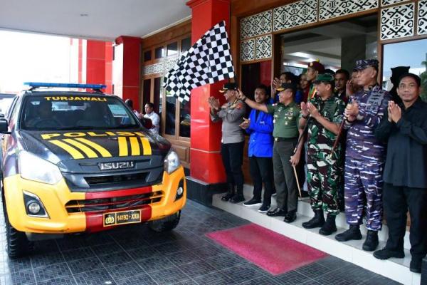 Polda NTT dan Mahasiswa Gelar Bakti Sosial Polri Presisi Jelang Ramadhan