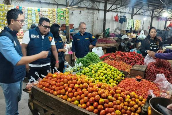 Sehari Jelang Ramadhan, Polda NTT Sidak ke Pasar Cek Harga Sembako di Kota Kupang