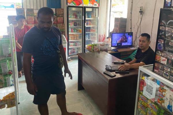 Satreskrim Polres Sabu Raijua Kasat Cek Harga Sembako ke Pengecer dan Distributor