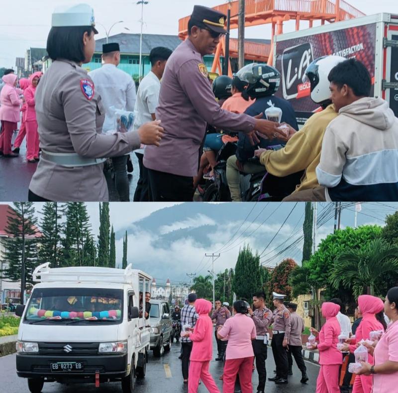 KATANTT.COM---Polres Manggarai membagikan ratusan paket takjil gratis kepada masyarakat menjelang waktu berbuka puasa di depan Mapolres Manggarai. Kegiatan ini merupakan bentuk kebersamaan dan kepedulian kepolisian terhadap masyarakat, terutama di bulan suci Ramadan.