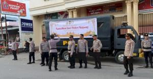 Anggota Polres Kupang melakukan sosialisasi Mudik Aman, Keluarga Nyaman pada Minggu (16/3/2025) petang.