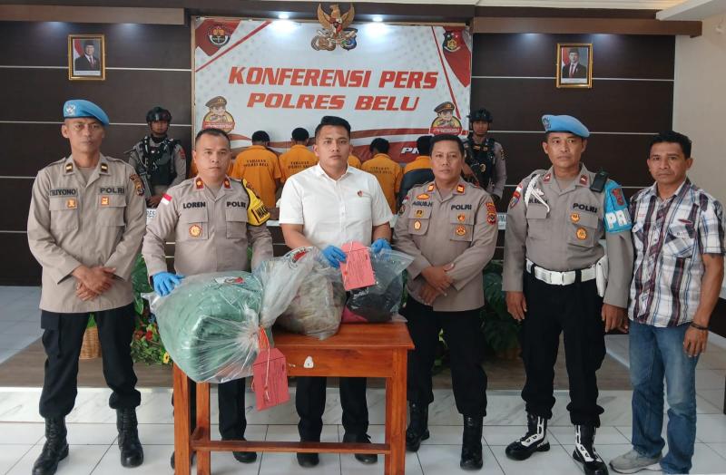 Konferensi Pers, Polisi Tetapkan 6 Tersangka Pemerkosaan Anak Dibawah Umur di Belu