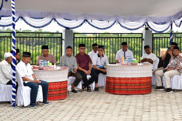 Mushola Nur Anugerah di Kompleks Perumahan Anugerah 3, Kelurahan Manulai II, Kecamatan Alak, Kota Kupang diresmikan pada Minggu (23/3/2025).  Peresmian yang dihadiri Wakapolda NTT, Brigjen Pol Awi Setiyono ini juga diisi dengan buka puasa bersama warga sekitar.