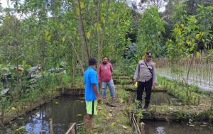 Polisi Beri Pendampingan Kelompok Tani Dukung Ketahanan Pangan di Manggarai 