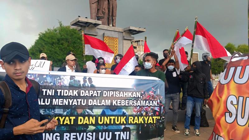 Aksi Damai Aliansi Masyarakat Bersatu NTT Dukung UU TNI 