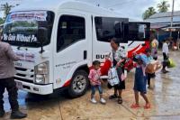  Polres Rote Ndao Berikan Angkutan Gratis dari Pelabuhan Pantai Baru ke Terminal 