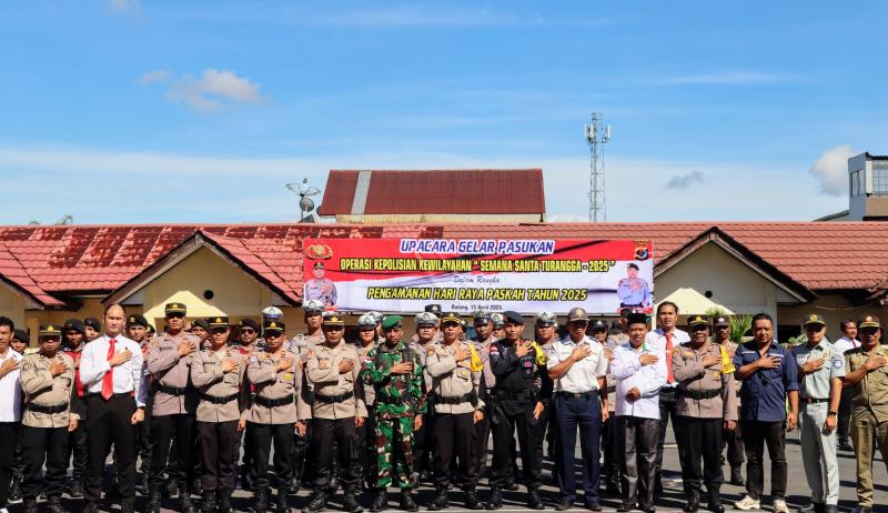 Foto usai upacara gelar pasukan pengamanan hari raya Paskah di Polres Manggarai pada Selasa, (15/4/2025). 