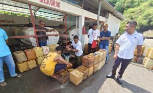 Polres Mabar saat  melakukan Sidak di  SPBUN 59.865.01 Labuan Bajo, Kabupaten Manggarai Barat. 