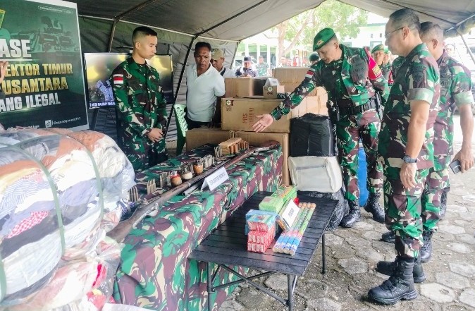 KATANTT.COM---Pangdam IX/Udayana, Mayjen TNI Piek Budyakto melakukan kunjungan kerja ke Kabupaten Belu wilayah perbatasan Indonesia-Timor Leste, Selasa (22/4/2025).