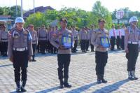 Dua orang anggota Polri yang merupakan bintara tinggi di Polres Sumba Barat dipecat. Upacara  Pemberhentian Tidak Dengan Hormat (PTDH) digelar pada Senin (5/5/2025) di lapangan apel Polres Sumba Barat Daya.