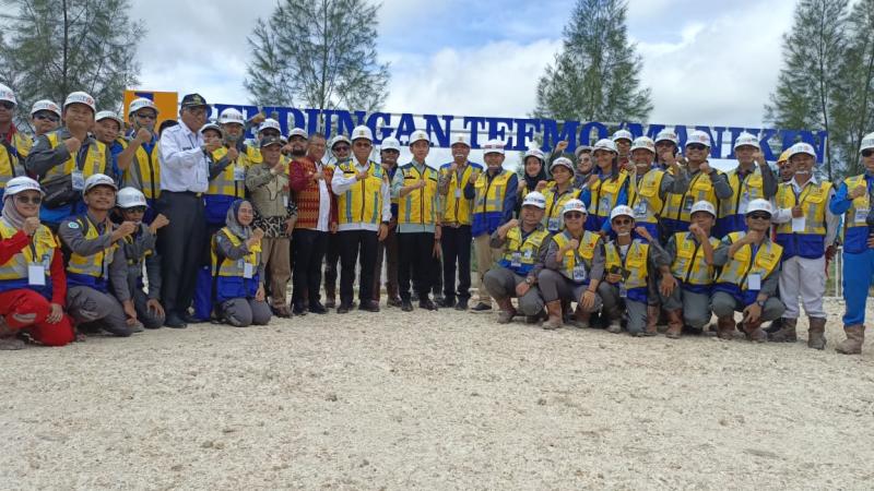 Wakil Presiden RI, Gibran Rakabuming meninjau pembangunan Bendungan Manikin di Desa Bokong, Kecamatan Taebenu, Kabupaten Kupang, Rabu (7/5/2025).