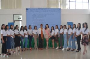 Finalis Putri Manggarai (Dok. Aula Gub. Unika St. Paulus Ruteng).
