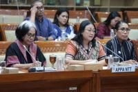 Istri Gubernur NTT, Asti Lakalena, istri gubernur NTT Melkiedes Lakalena.  Bersama aktivis yang tergabung dalam Aliansi Pemerhati Perempuan dan Anak (APPA) NTT, mereka mengikuti Rapat Dengar Pendapat (RDP) dengan Komisi III dan XIII DPR-RI, Selasa (20/5/2025) kemarin.