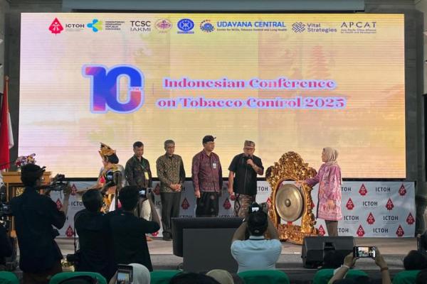 Konferensi Pengendalian Tembakau Indonesia atau Indonesian Conference on Tobacco Control (ICTOH) ke-10 resmi dibuka di Kampus Universitas Udayana, Denpasar, Bali, Selasa (27/5/2025).  