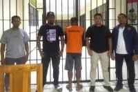 Polda NTT mengamankan salah satu tersangka kasus TPPO berinisial TN saat hendak mengirim sembilan calon PMI ke Malaysia.